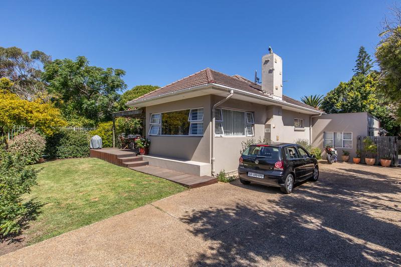 4 Bedroom Property for Sale in Bergvliet Western Cape